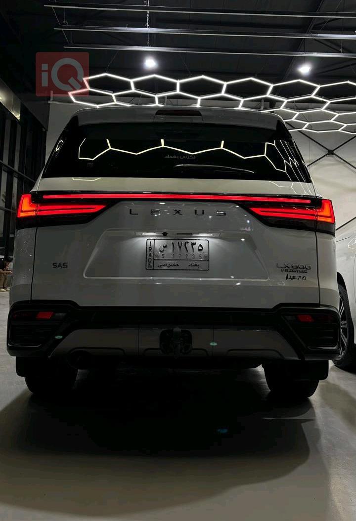 Lexus LX